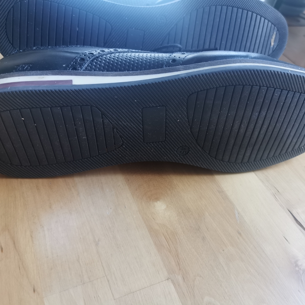 Classic Black Men's Dress Shoes - Picture 6 of 9